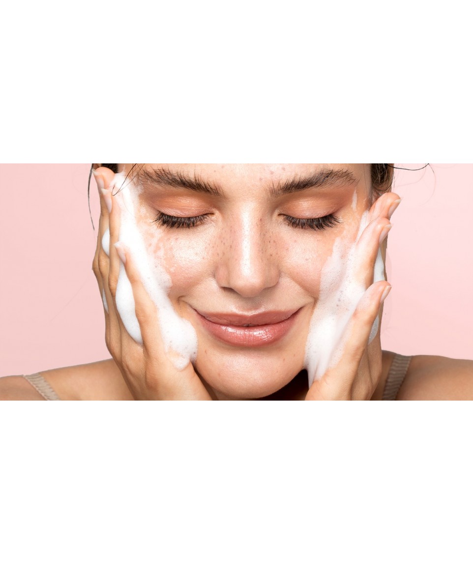 Prendre Soins de son Visage après un Maquillage Lourd ?